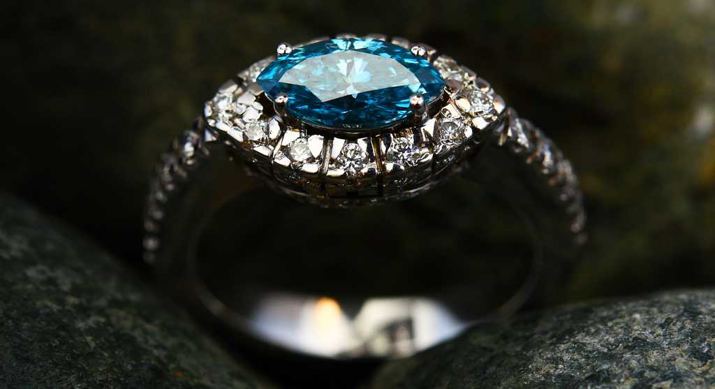 Sell diamond ring for cash - Chicago Diamond Buyer